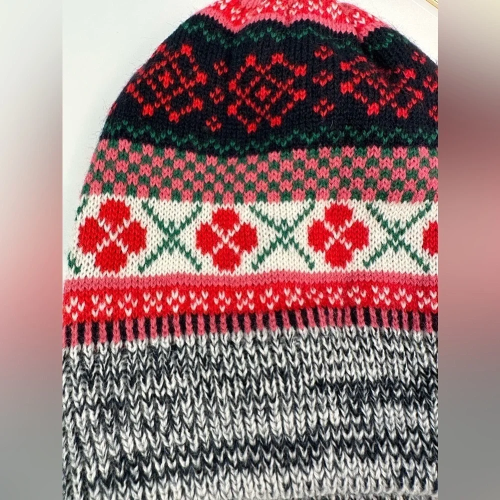 Muk LUKS Norwegian inspired girls hat, excellent condition
